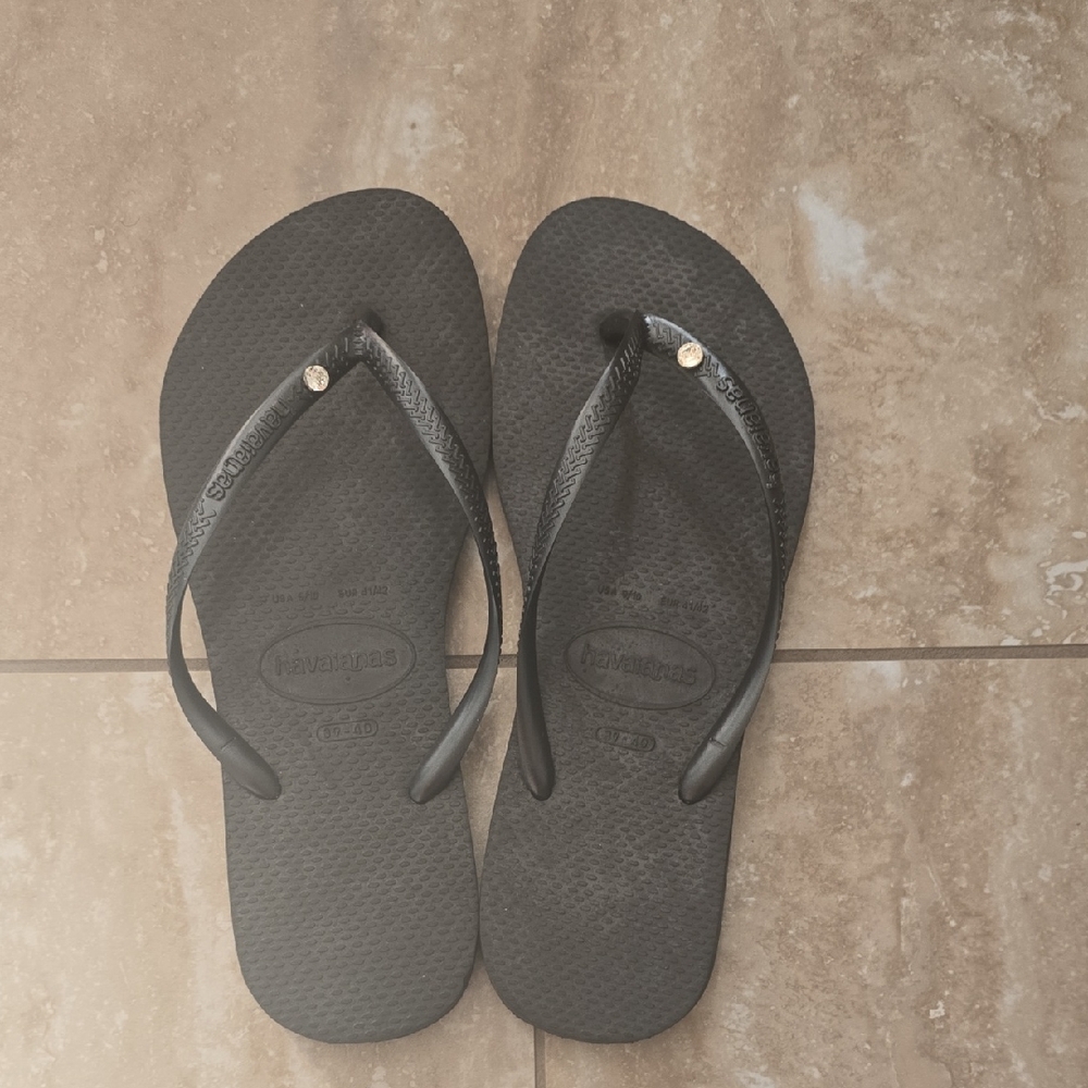 Havaianas Black Flip Flops Sz 9/10